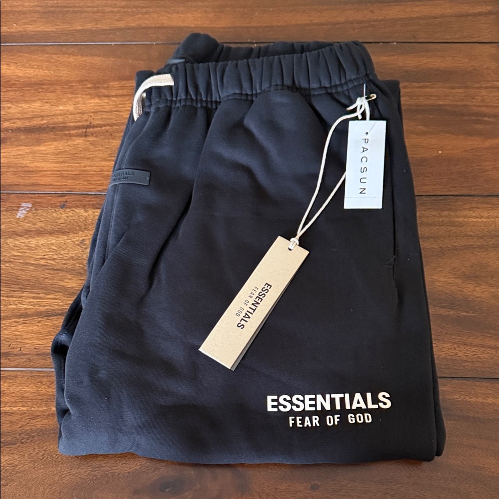 Fear of God Essentials FW24 Fleece Sweatpants - Black (Size L)‎